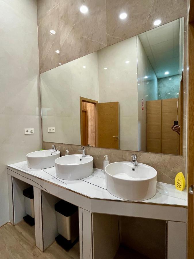 Velvet Hostel Madrid Dış mekan fotoğraf