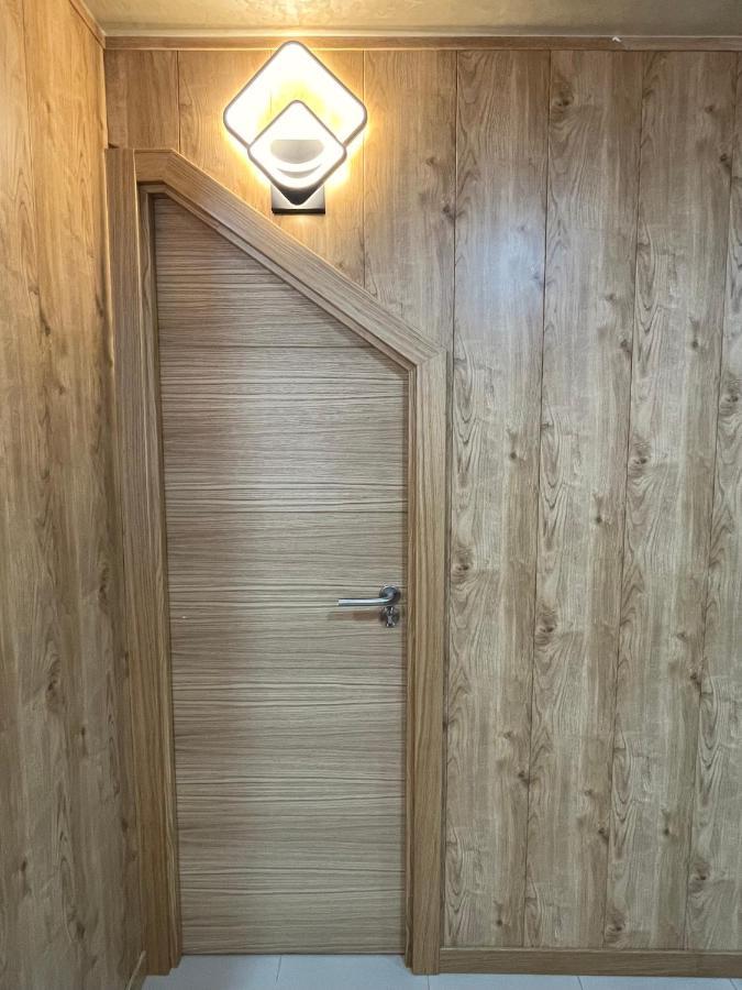 Velvet Hostel Madrid Dış mekan fotoğraf