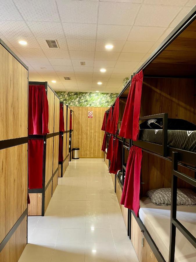 Velvet Hostel Madrid Dış mekan fotoğraf