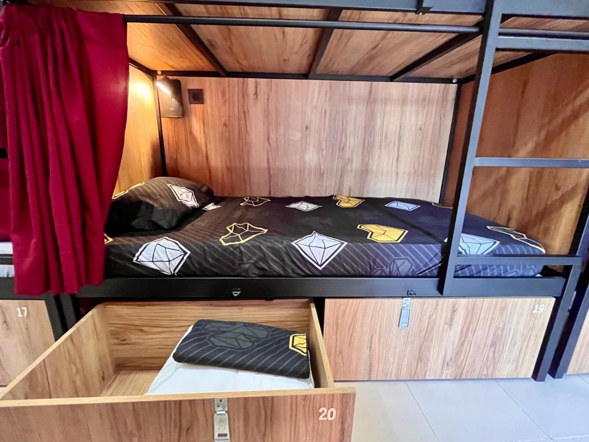 Velvet Hostel Madrid Dış mekan fotoğraf