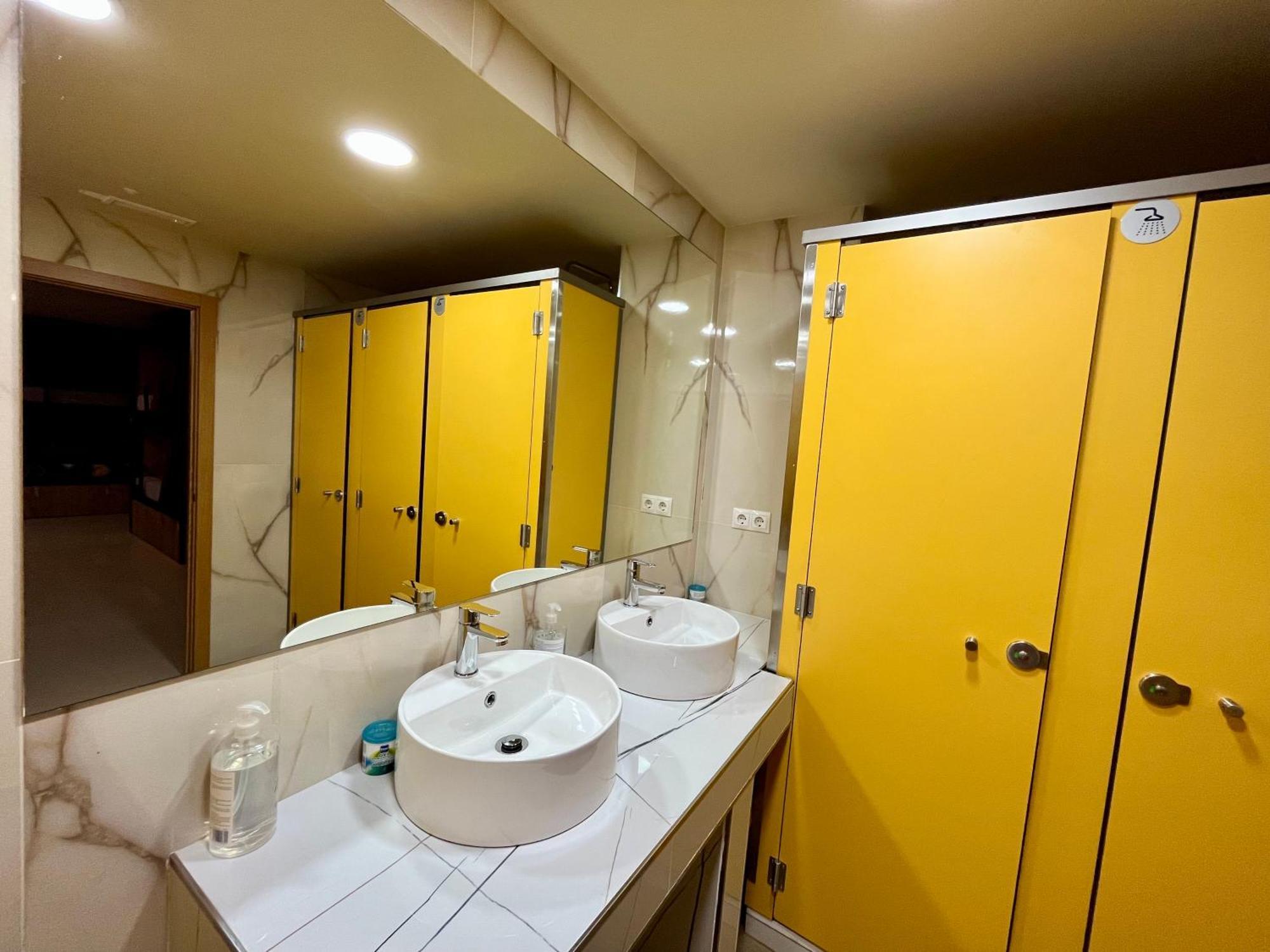 Velvet Hostel Madrid Dış mekan fotoğraf
