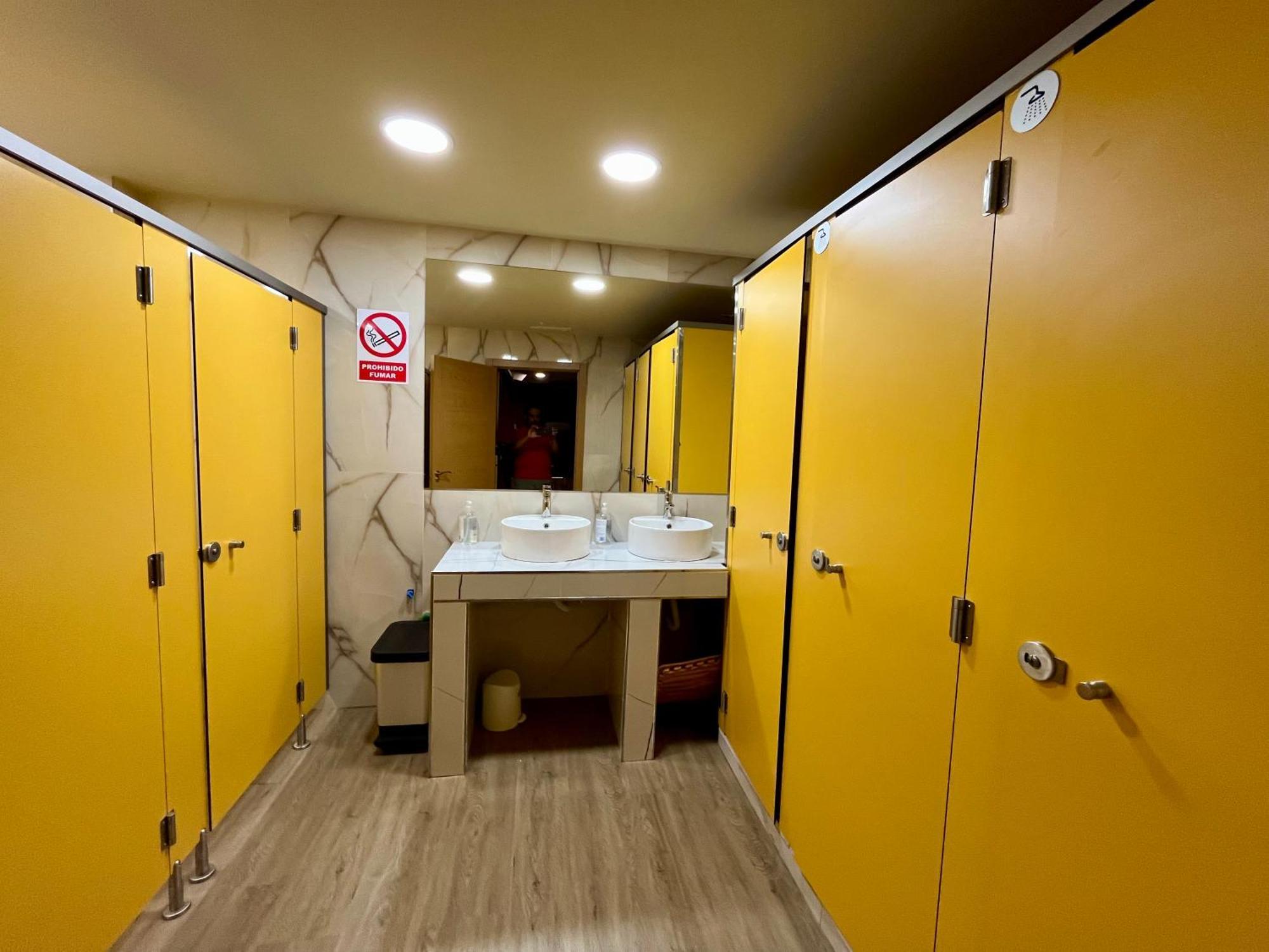 Velvet Hostel Madrid Dış mekan fotoğraf