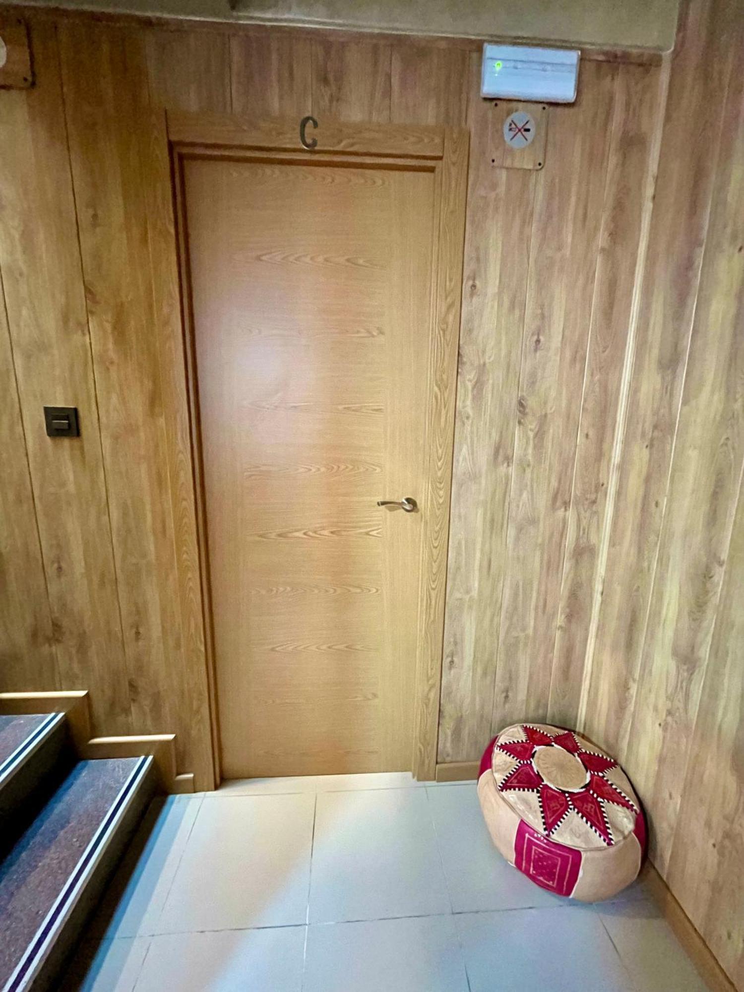 Velvet Hostel Madrid Dış mekan fotoğraf