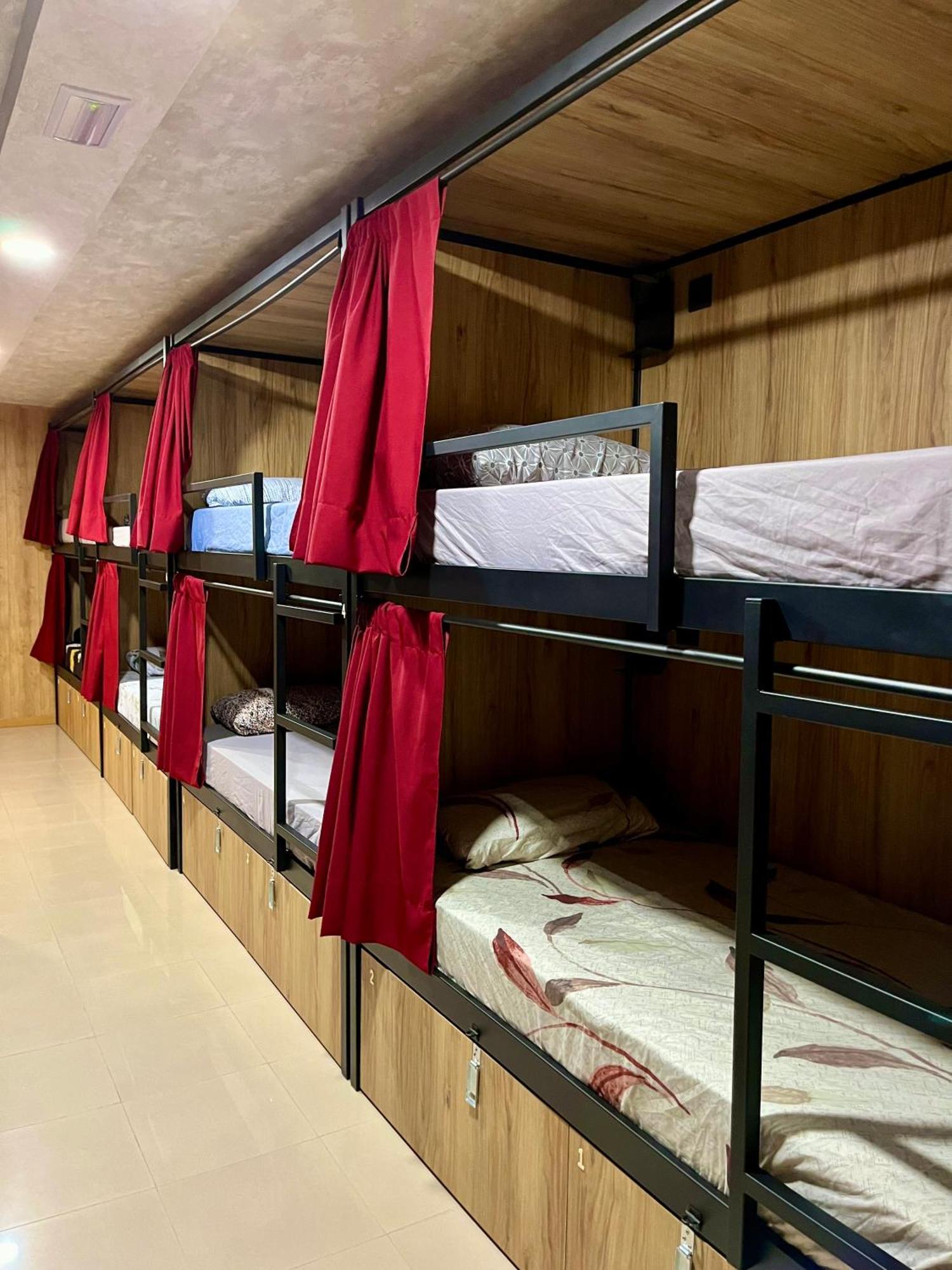 Velvet Hostel Madrid Dış mekan fotoğraf