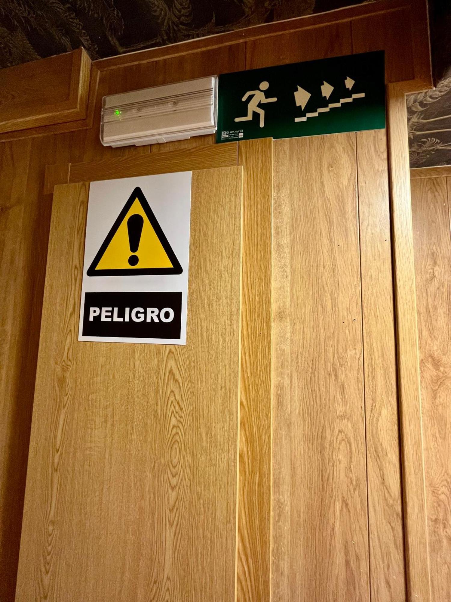 Velvet Hostel Madrid Dış mekan fotoğraf